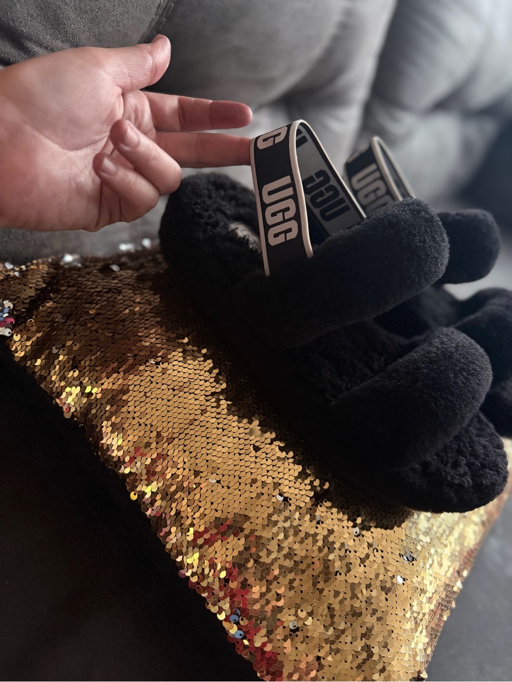 UGG black slipper size 9 - Picture 2 of 5